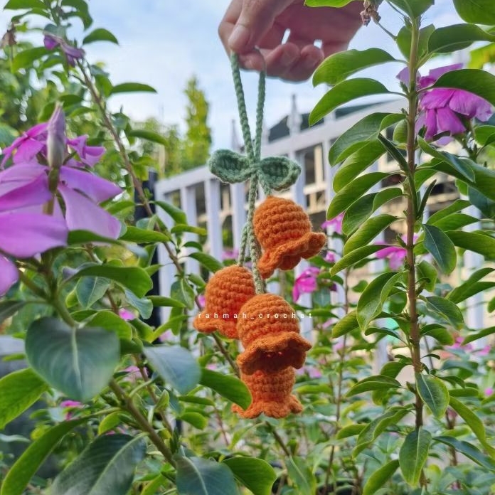 LILY OF THE VALLEY CROCHET KEYCHAIN