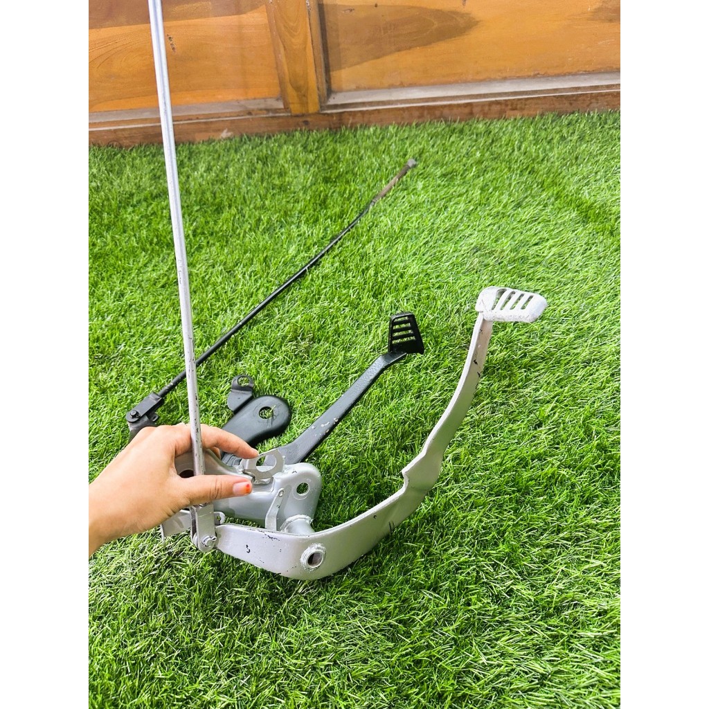Pedal Rem Kaki / Tuas Rem Belakang + Dudukan Honda Verza Original Bongkaran