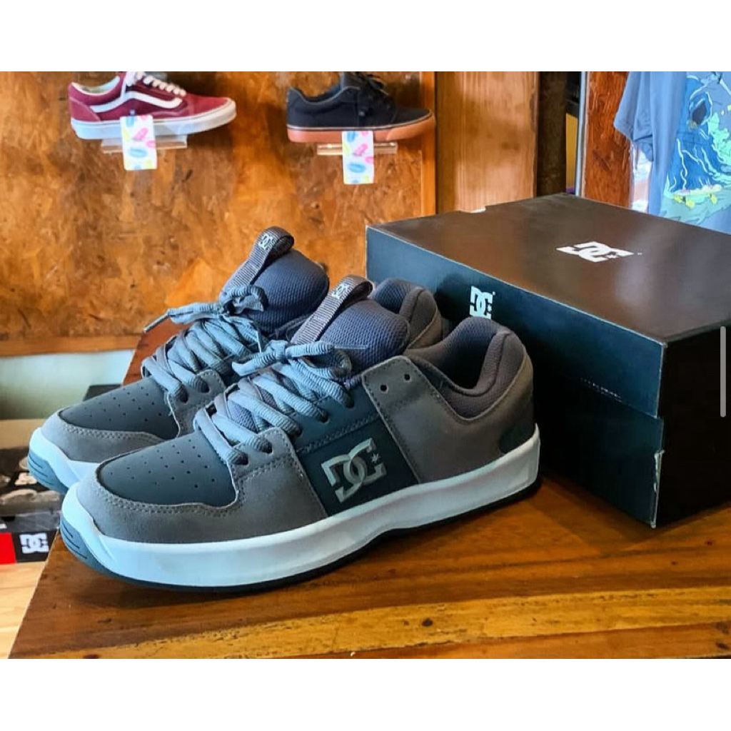 dc shoes • lynx zero • dark drey/white