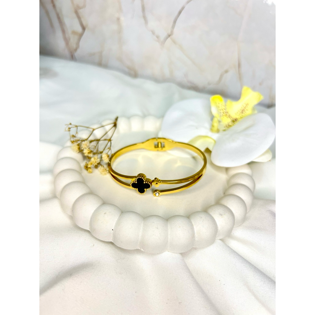 Gelang Bangle Titanium Clover