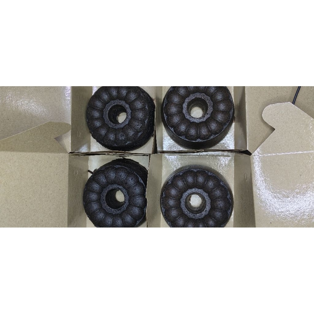 

bolu ketan hitam keju lumer diameter 13cm, full ketan hitam gluten free