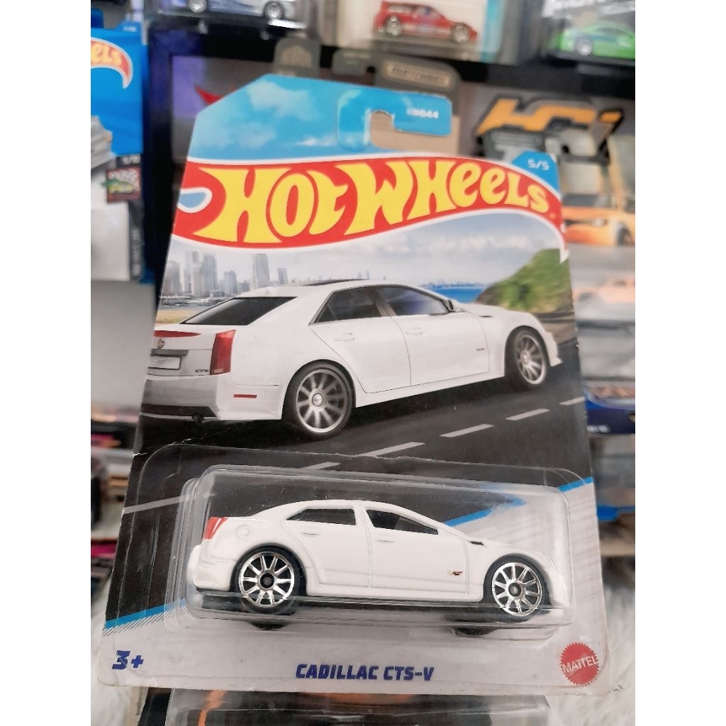192. HOT WHEELS CADILLAC CTS-V