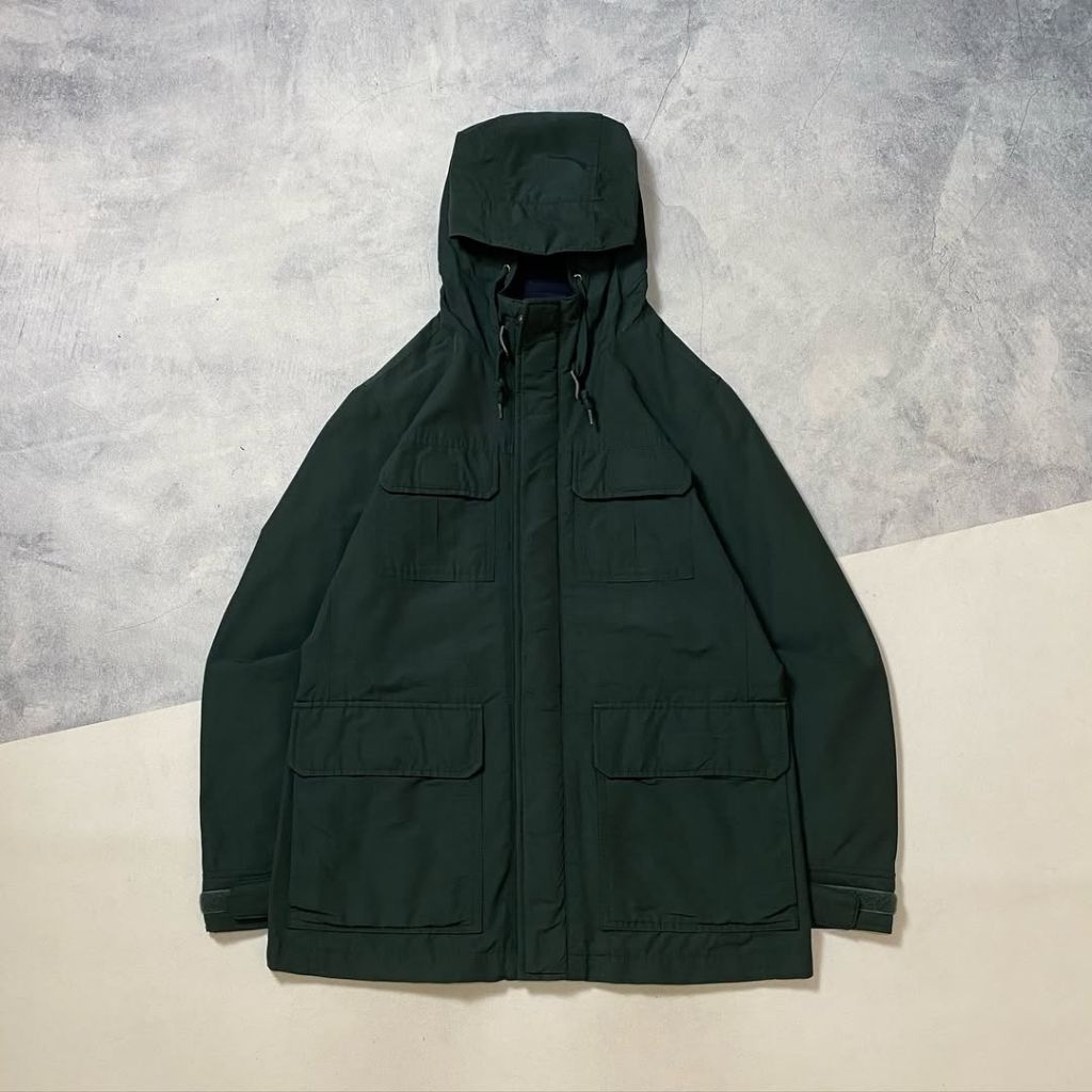 UNIQLO MOUNTAIN PARKA