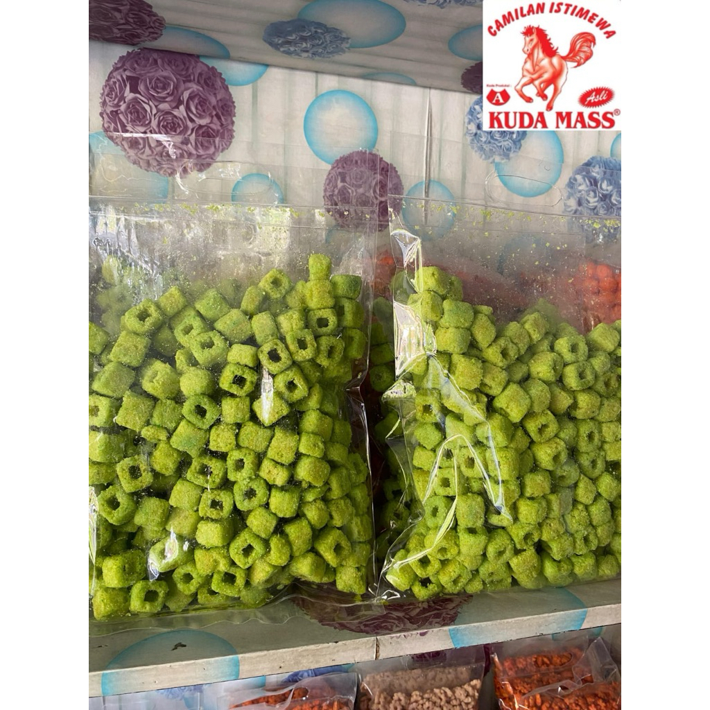 

MOMOGI / STIK MOMO / CORN STIK RASA PANDAN DAN COKELAT PRODUK ASLI UD. KUDA MASS A