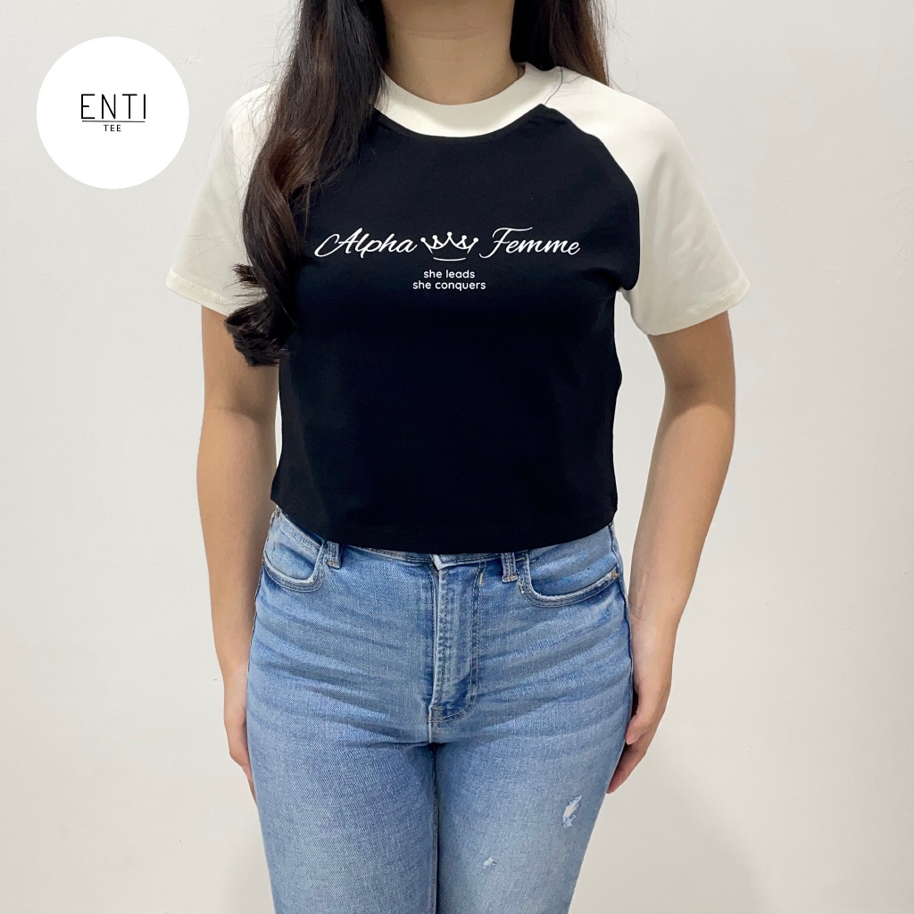 ENTITEE Baby Tee Raglan Alpha Femme | Kaos Crop | Crop Top Wanita | Baju Raglan Wanita