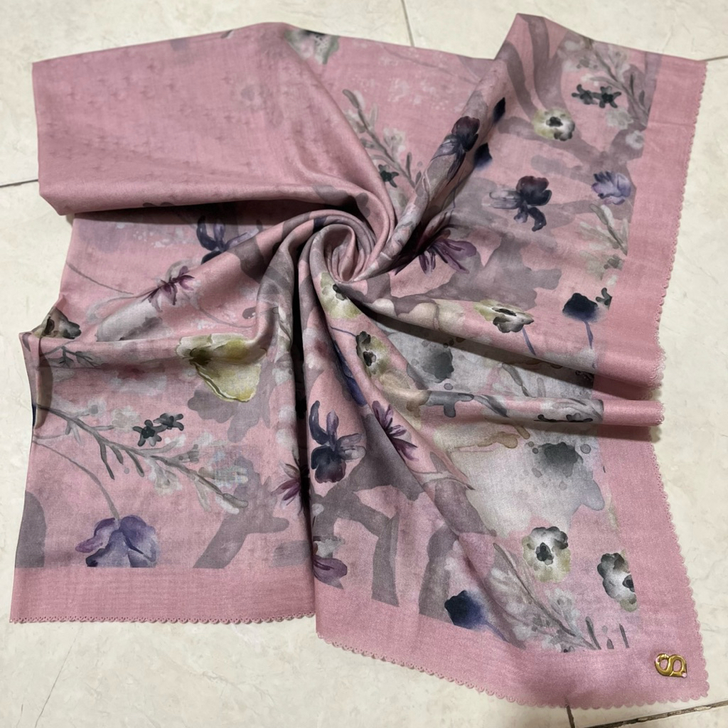[Preloved] Hijab Segiempat Premium Fiore Extended Voile Square - Candy Pink by Buttonscarves
