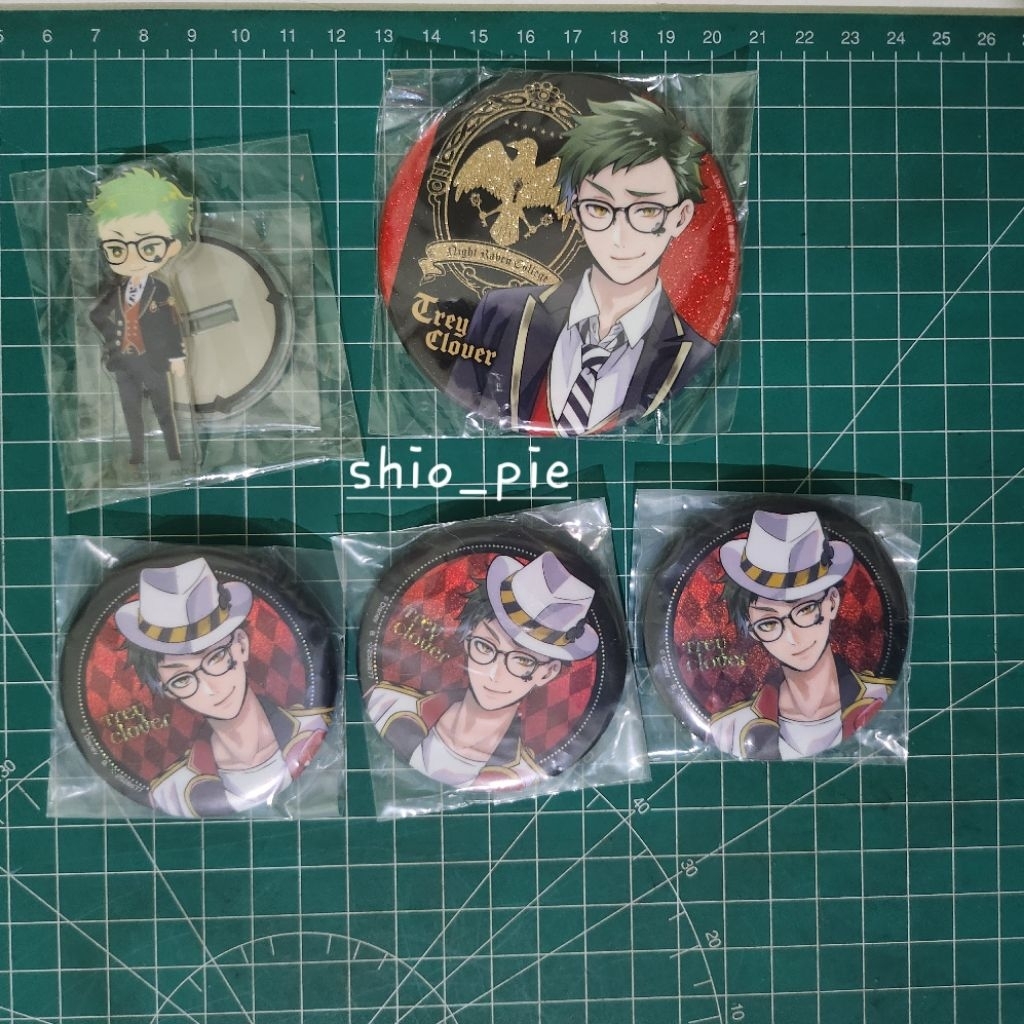 Twisted wonderland Heartslabyul Trey Clover  rubber strap canbadge acrylic stand standee