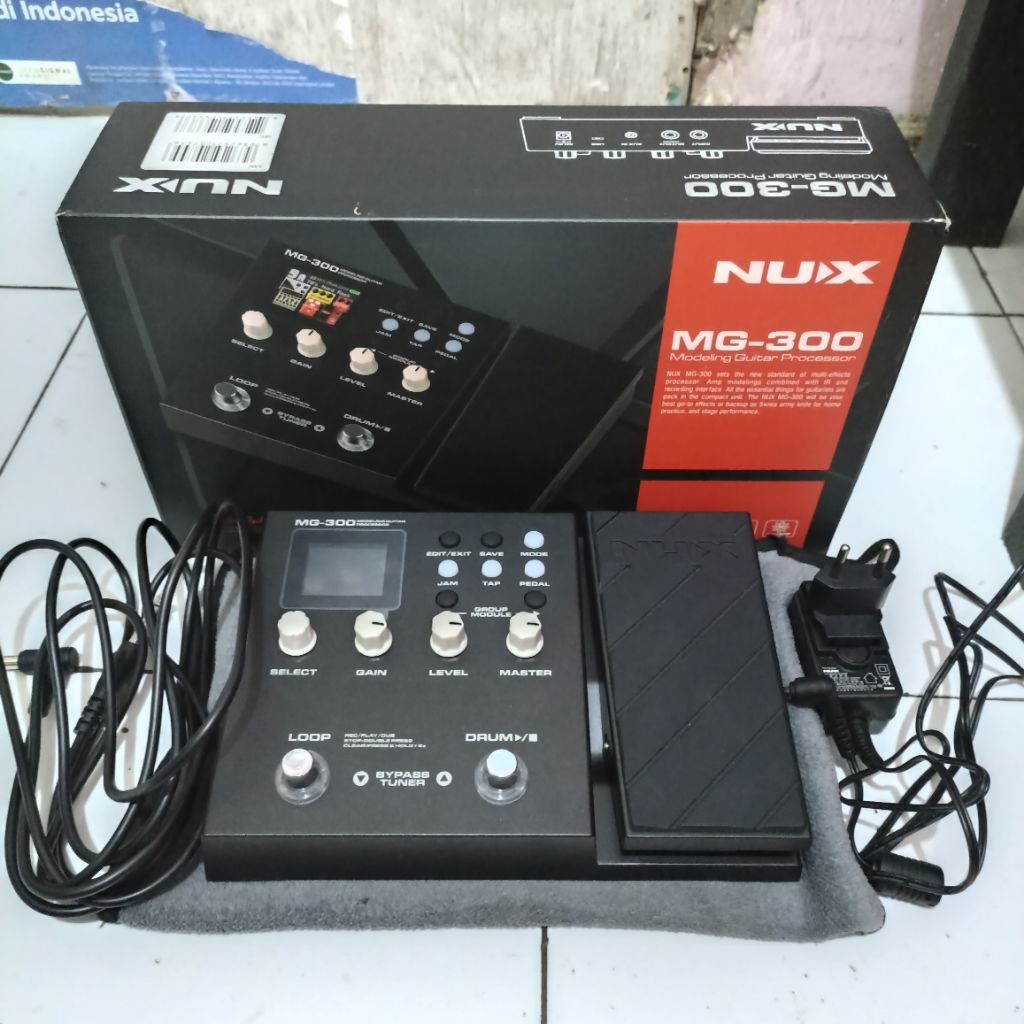Nux MG-300 Multi Effect Guitar Pedal Second