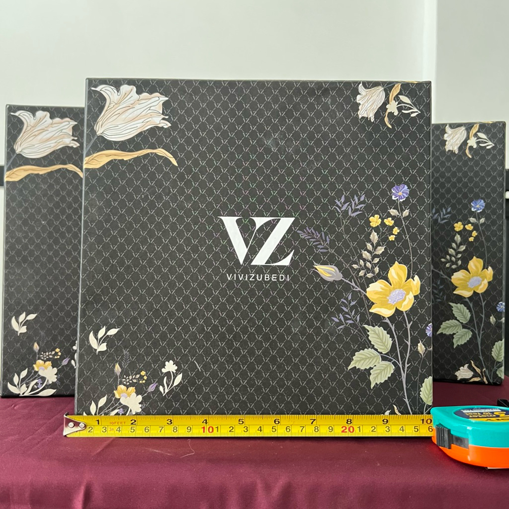 

Preloved Box VZ VIVI ZUBEDI / Kondisi Apa Adanya