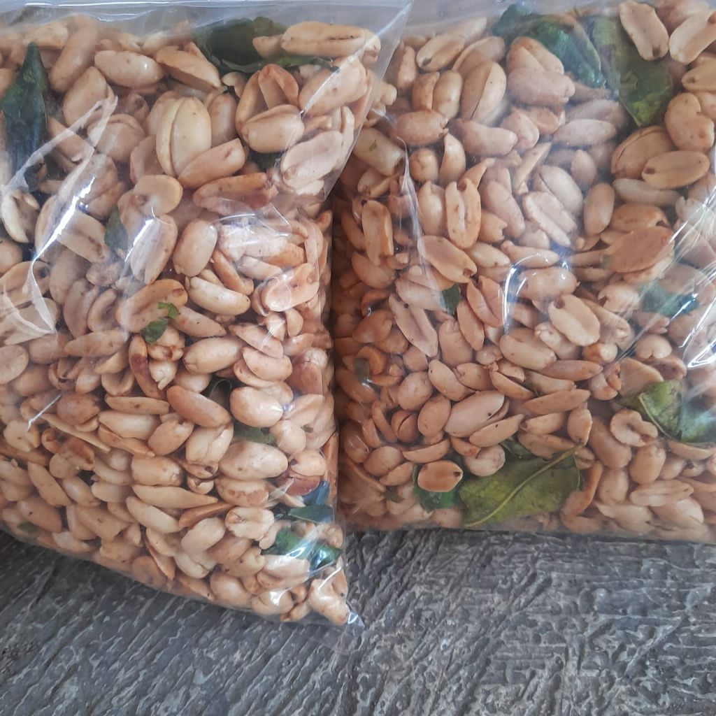 

kacang goreng super dengan aroma daun jeruk500g,1kg