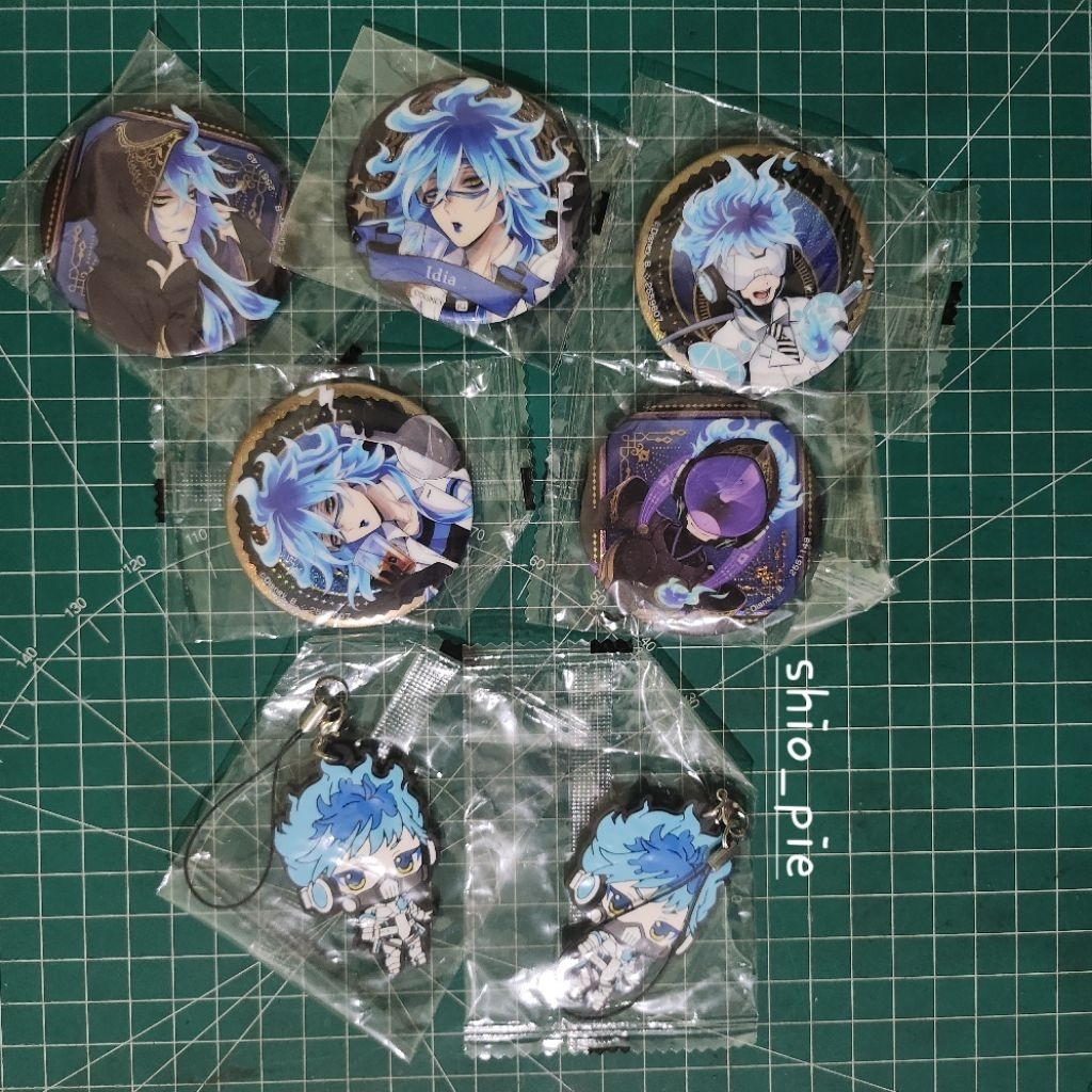 Twisted wonderland Ignohyde Idia Ortho shroud badge canbadge rubber strap gantungan