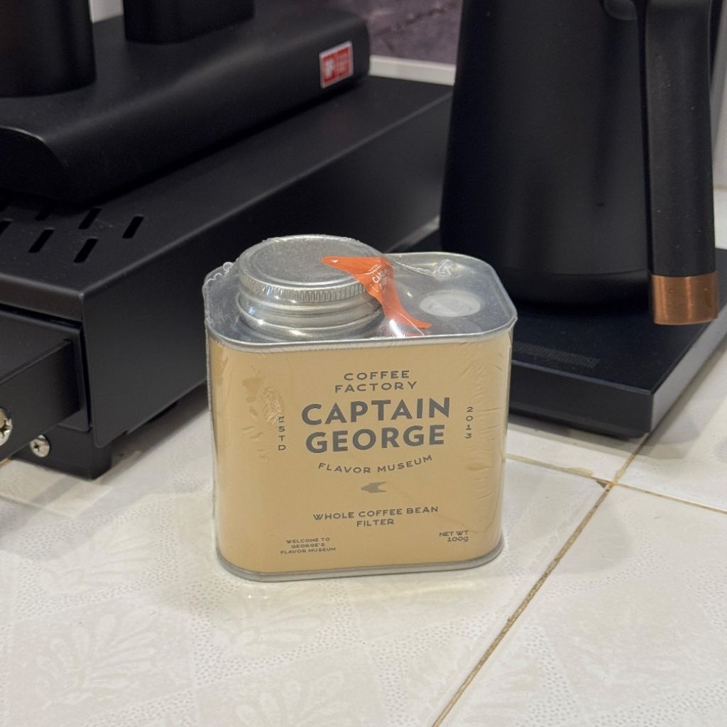 

Captain George Ethiopia Red Ruby Geisha Bench Maji Natural Flavor Museum Coffee Factory - 10gr Shared Kopi Beans