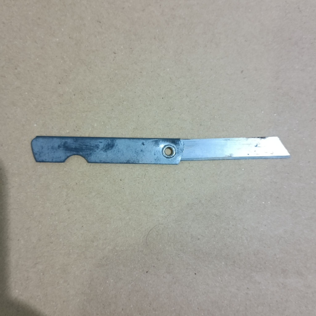 

SDI 0103 Pisau Silet Lipat Pencil Cutter Knives
