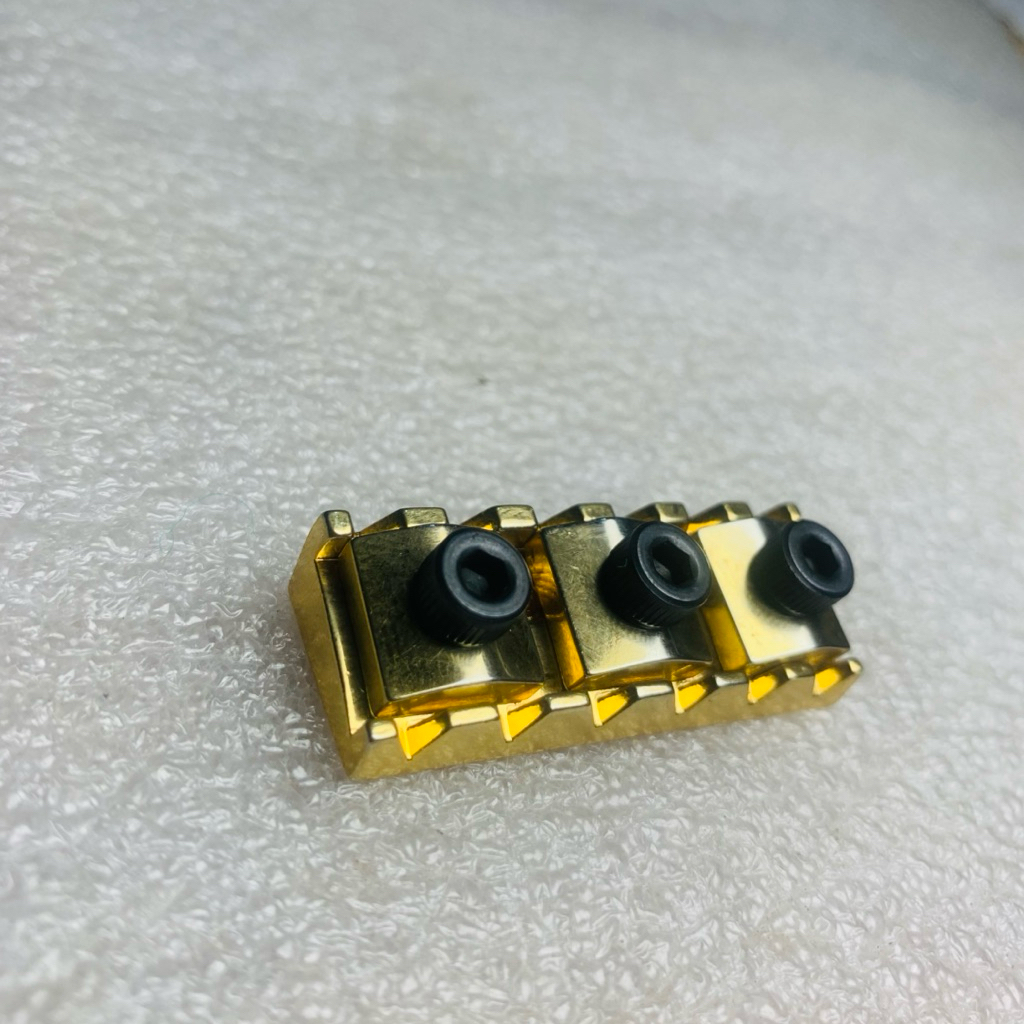 locking nut tremolo edge 3/edge japan warna gold - locking nut gitar elektrik 6string