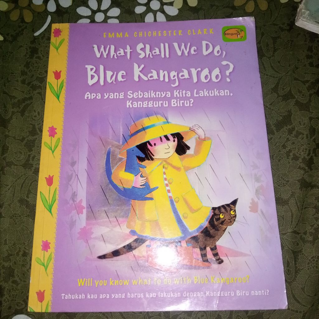 What shall we do, blue kangaroo? bilingual