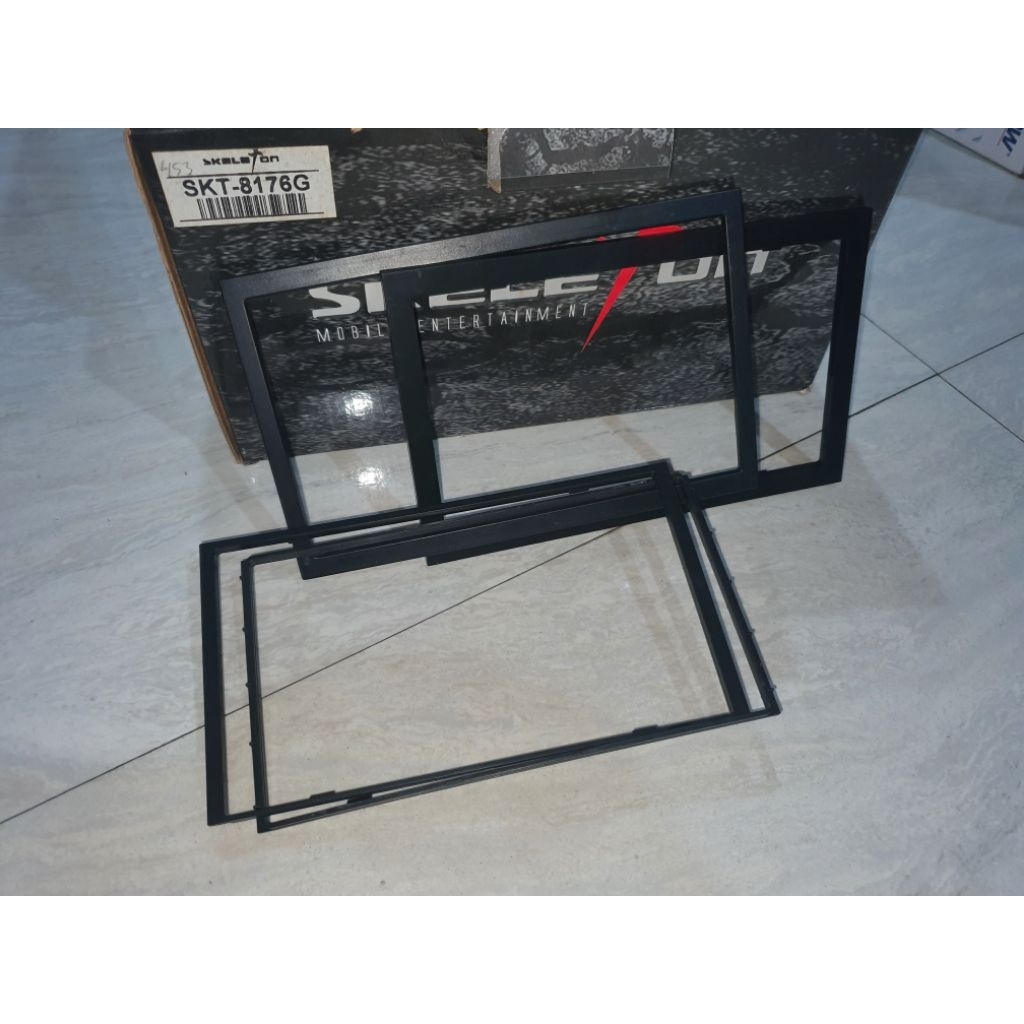Head Unit Double Din Skeleton SKT-8197