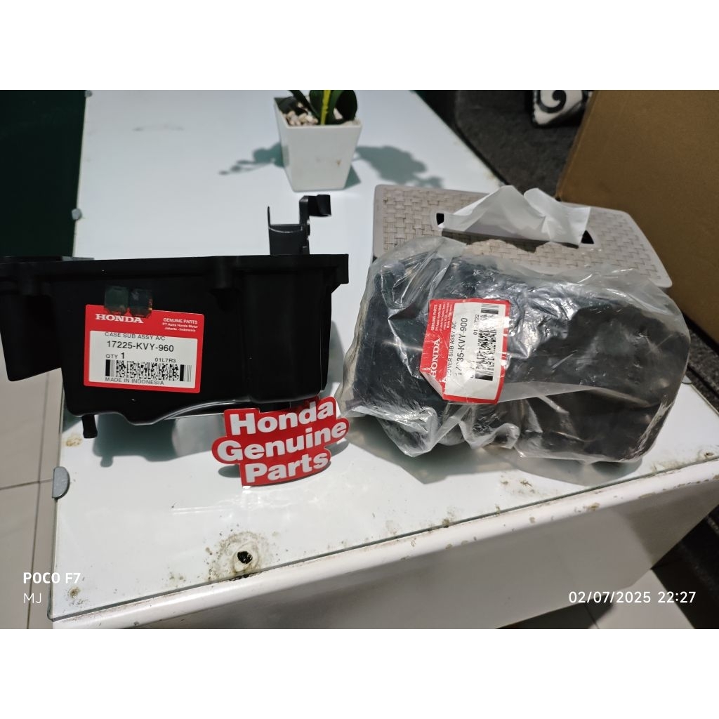 17235KVY900 & 17225KVY960BOX FILTER SET  BEAT KARBU / SCOOPY KARBU