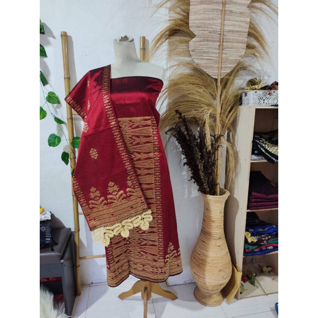 Songket silungkang warna marun rendo koto gadang, songket padang