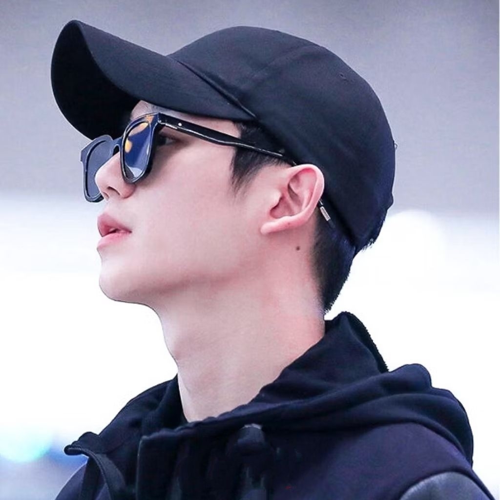 Topi Polos Hitam Tebal