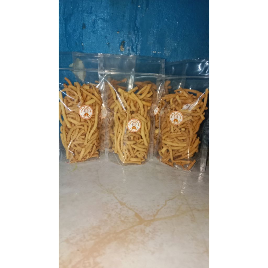 

Stik Bawang | Stik Bawang Renyah | Stik Bawang Pedas | Stik Bawang 250 gr | Stik Bawang 500 gr