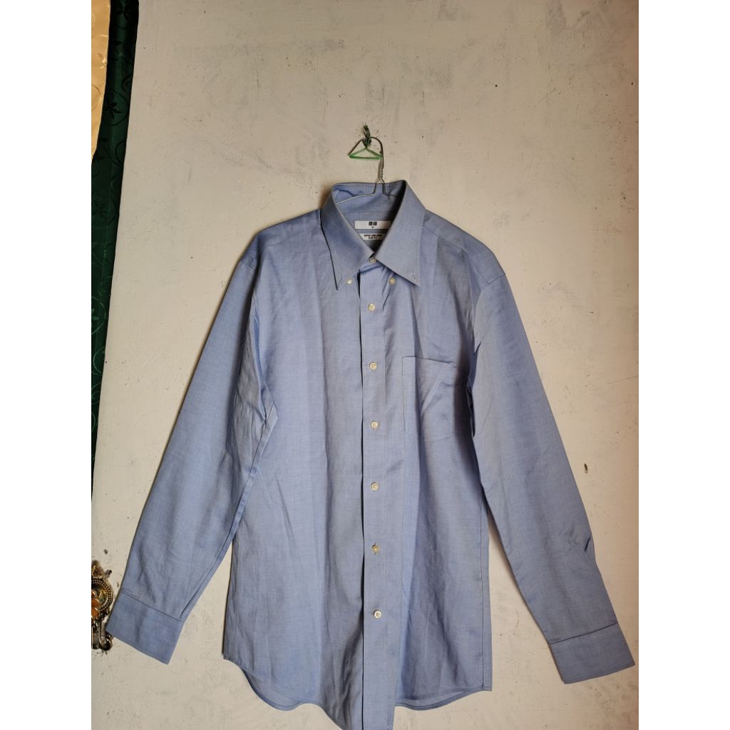 KEMEJA PRIA UNIQLO ORIGINAL/KEMEJA FORMAL/KEMEJA KERJA PRIA.
