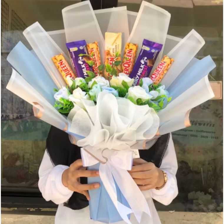 

premium babyblue bouquet chocolate / silverqueen cadbury dairymilk /toko buket bunga bogor /artificial mawar / viflowerss