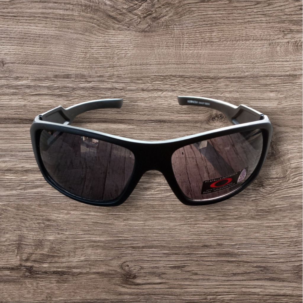 Kacamata Oakley 3003SG -Hitam