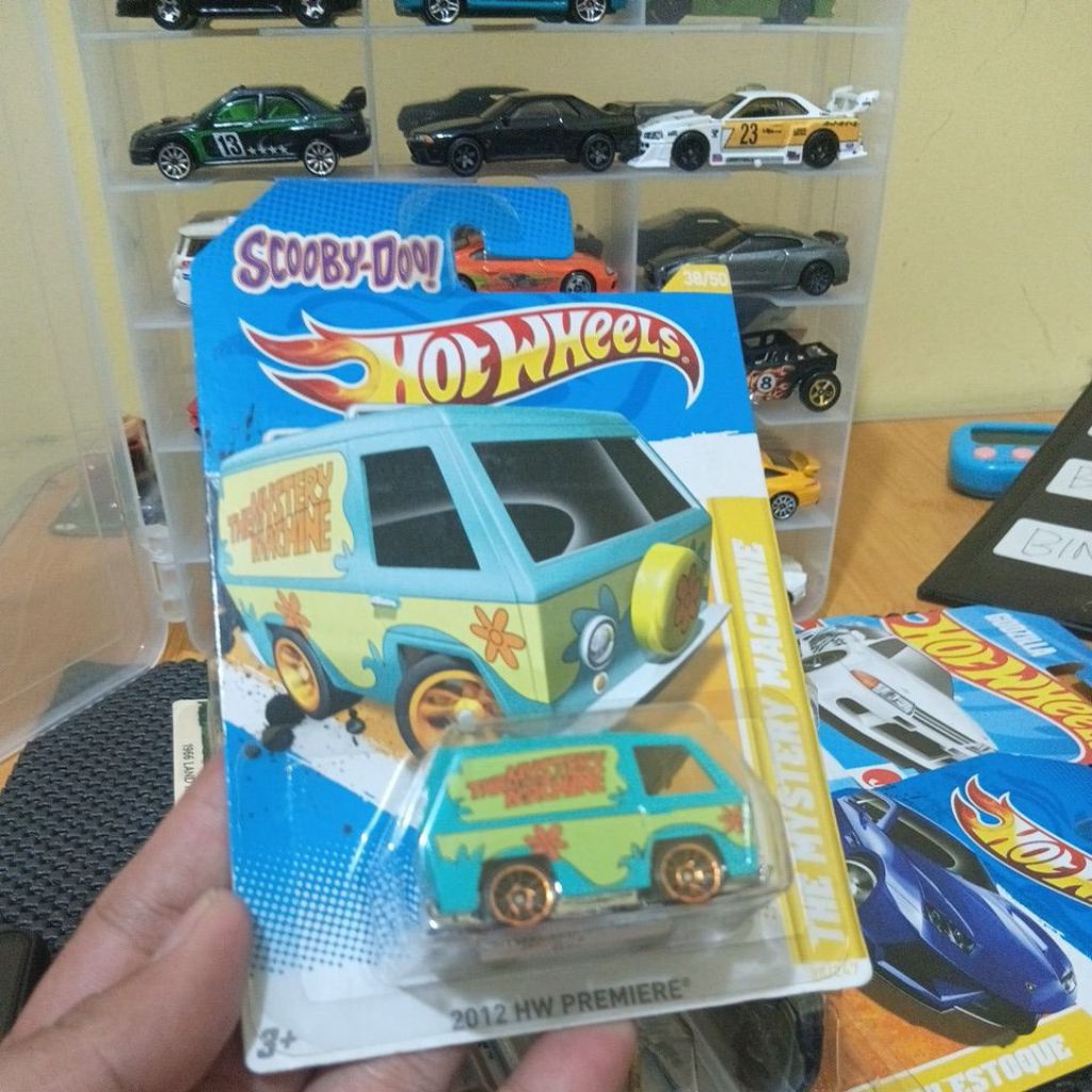 HOTWHEELS THE MYSTERY MACHINE