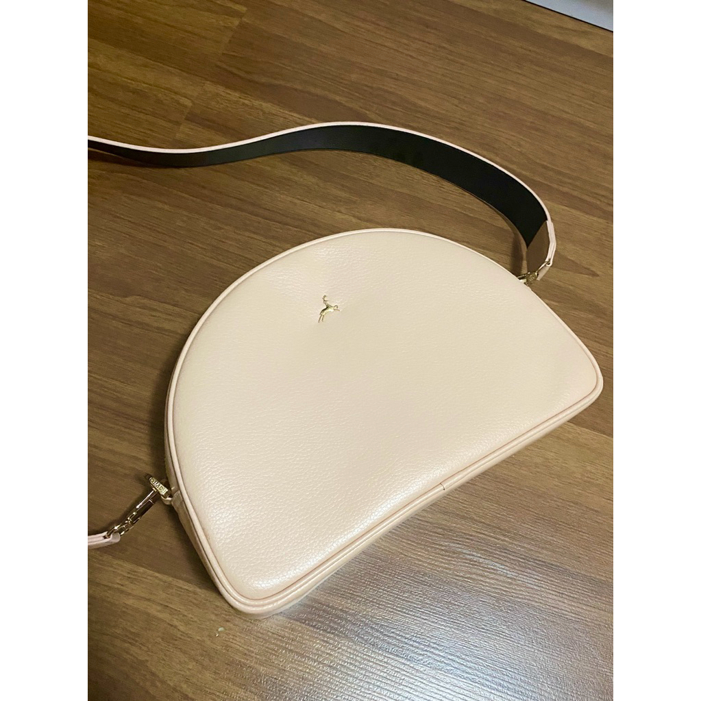 Tas selempang Povilo pink muda preloved