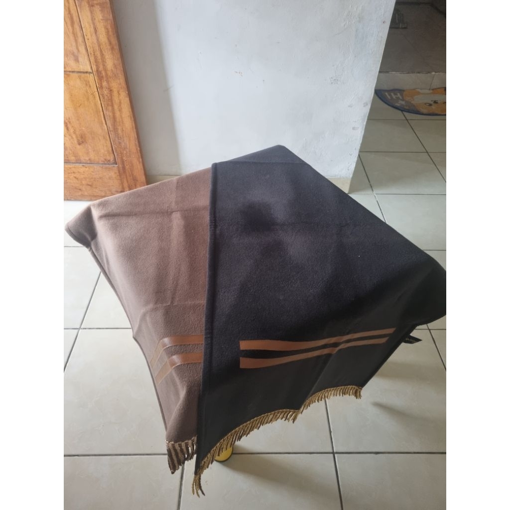 Preloved Sajadah Dewasa Couple Aladeen Black dan Choco Antiselip