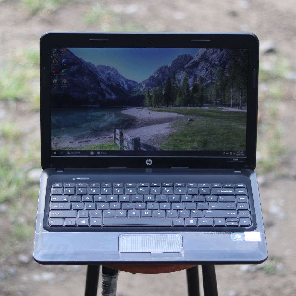 LAPTOP SECOND HP 1000 AMD A4 RADEON GRAPHICS RAM 6GB HDD 320GB WINDOWS 10 PRO BATTERY OK