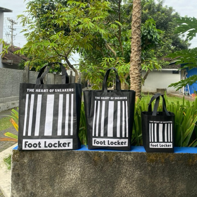 

PAPERBAG FOOTLOCKER ORI 100%