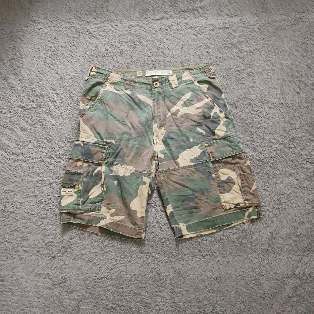 Celana Pendek Cargo Camouflage Abercrombie Fitch