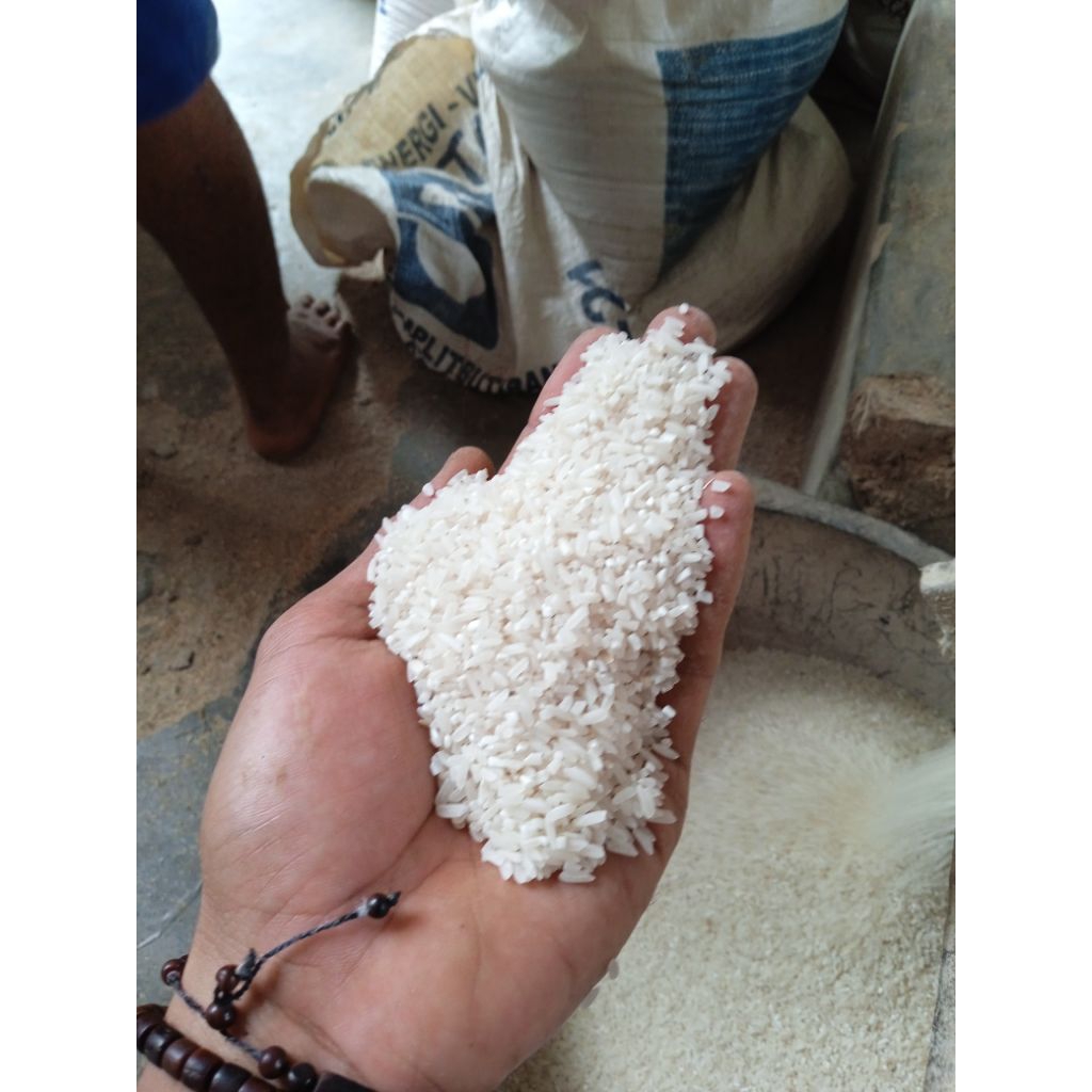 

Beras Pulen Hasil Petani kampung Lokal/1kg,Beras Tanpa Pemutih kimia