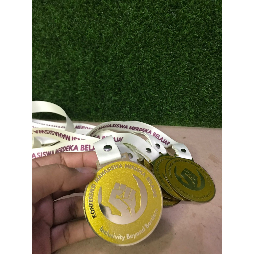 

Medali Akrilik Custom Tali Lanyard Full Colour