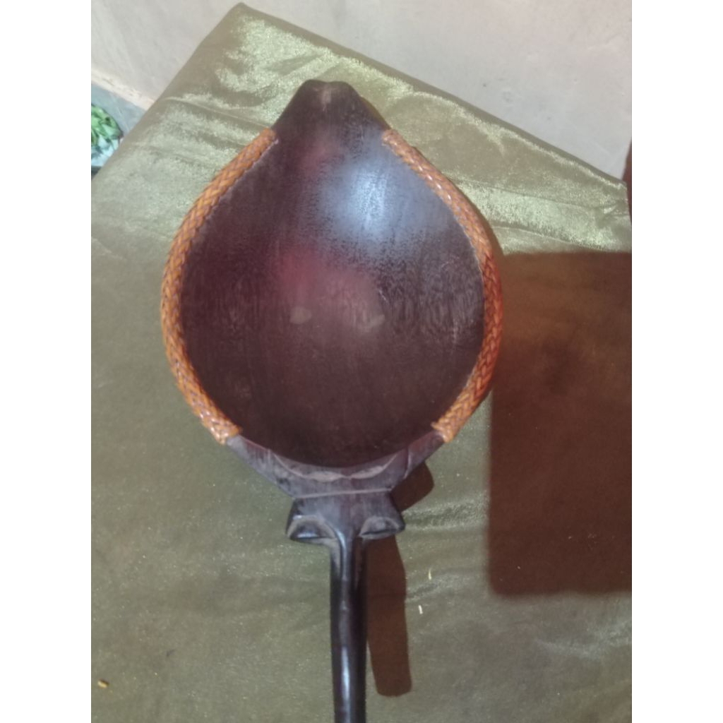 Pajangan Dayak Borneo Antik