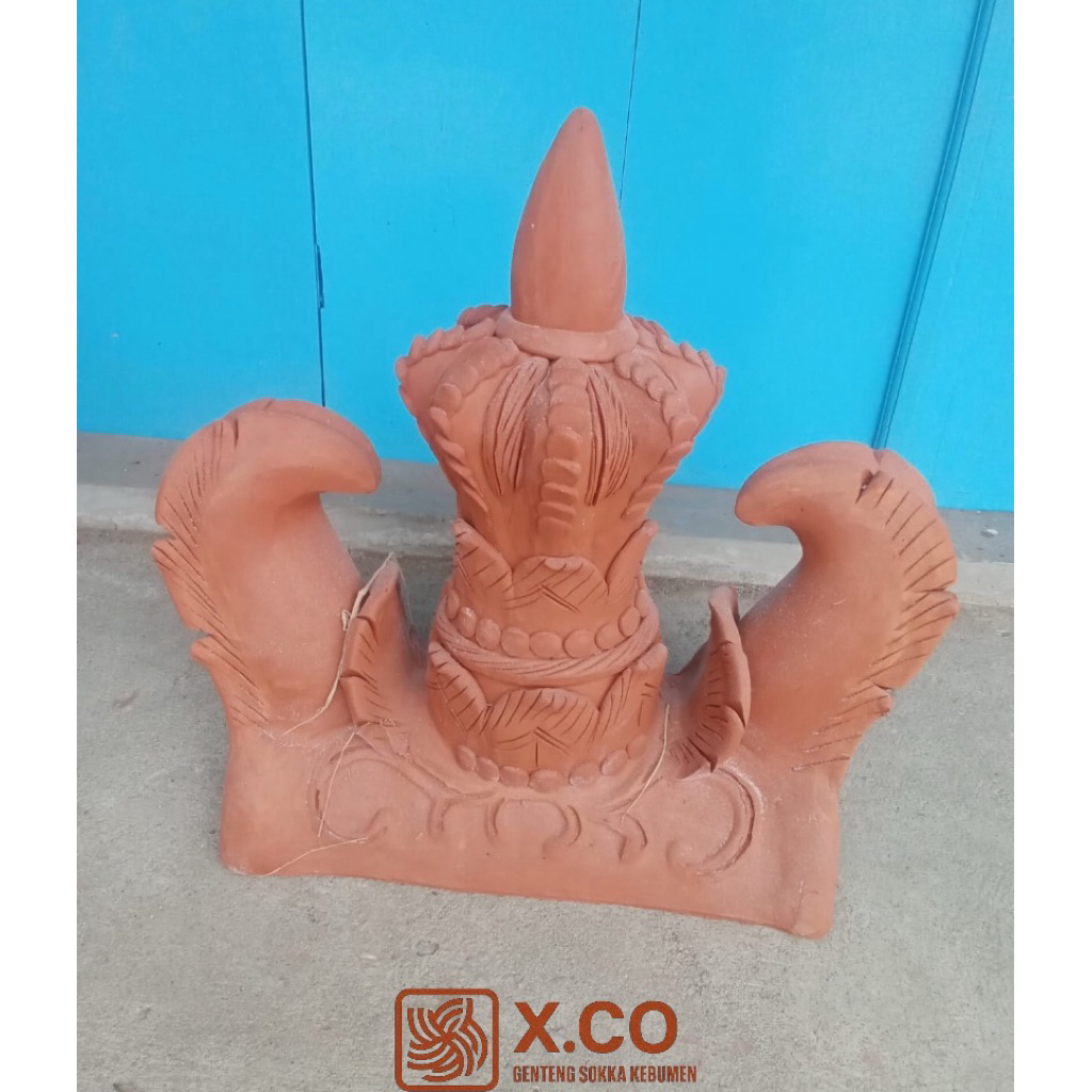 Wuwung Tengah hias motif mahkota mewah