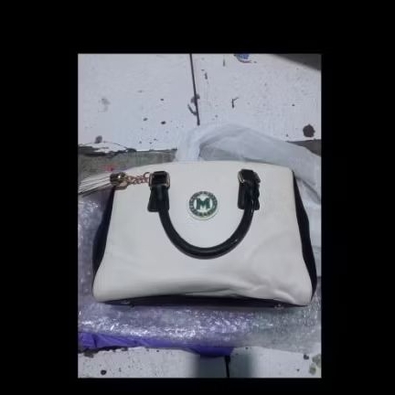 *SOLD OUT* Tas Metro City Putih Hitam Oten gratis Parfum