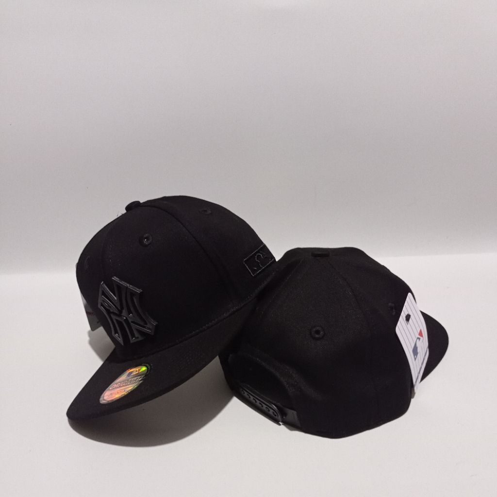Serenescents06 Topi Snapback Original Import Ny/ York Black On Black Metal Stack Baseball Cap Distro
