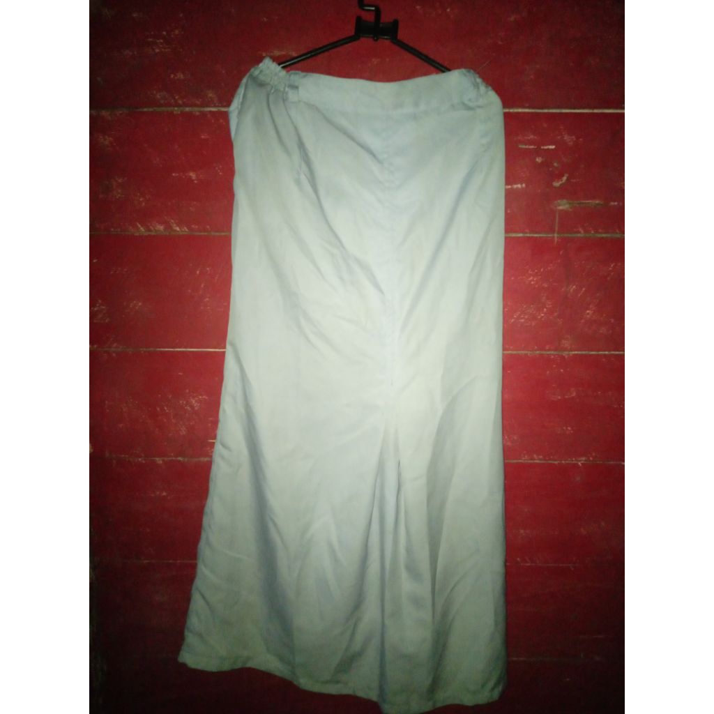 PRELOVED ROK PUTIH SMP/MTS