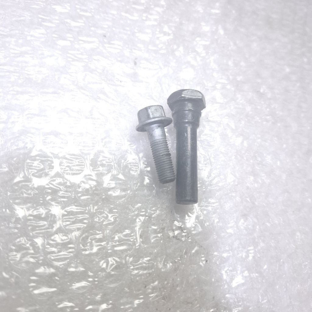 BAUT KALIPER BELAKANG MOTOR HONDA PCX ADV 150 160