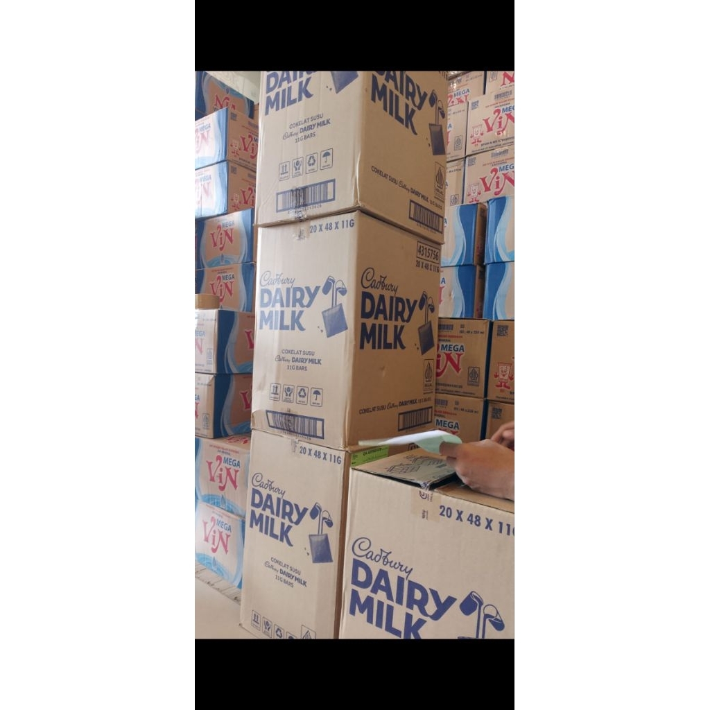

1 DUS CADBURY DAIRY MILK (48BOX)