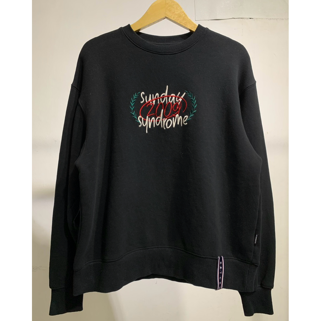 Romantic Crown Checklist Sweatshirt - Black