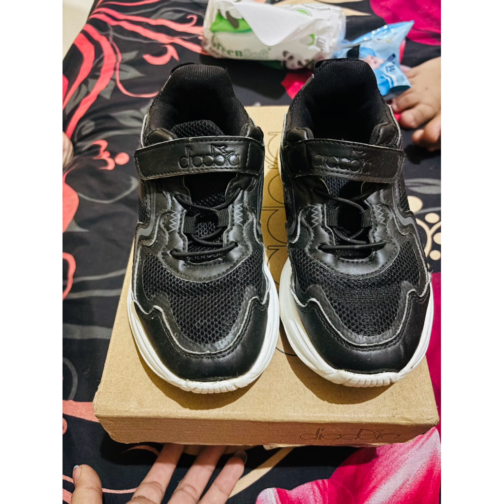 sepatu diadora anak