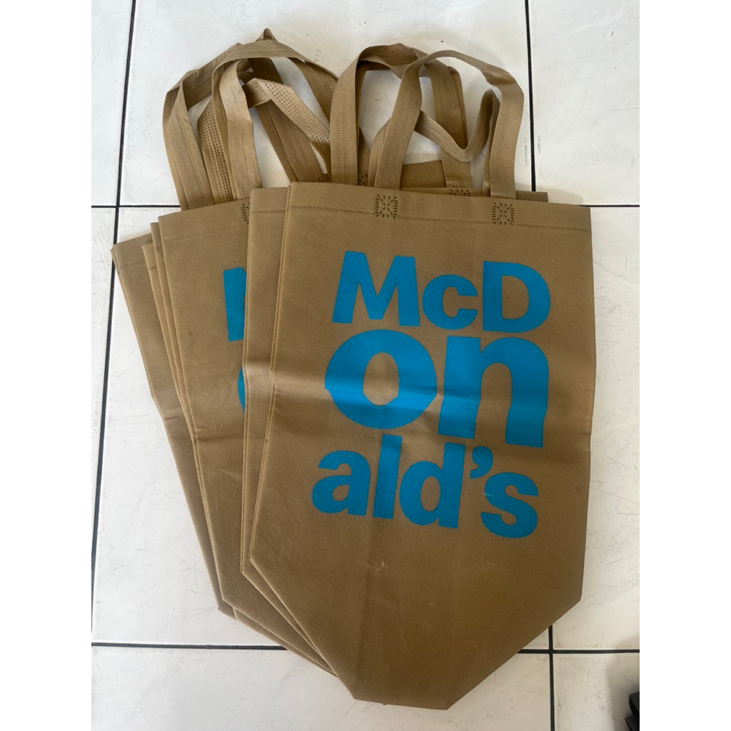 [NEW] reusable shopping bag / goodie bag / tas spon bond / tas spunbon tas belanja original mcd mcdo