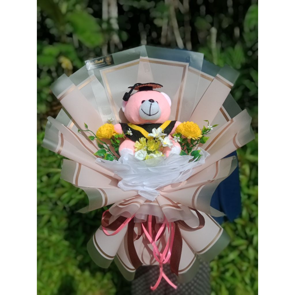 Buket Bucket Bunga Boneka Wisuda
