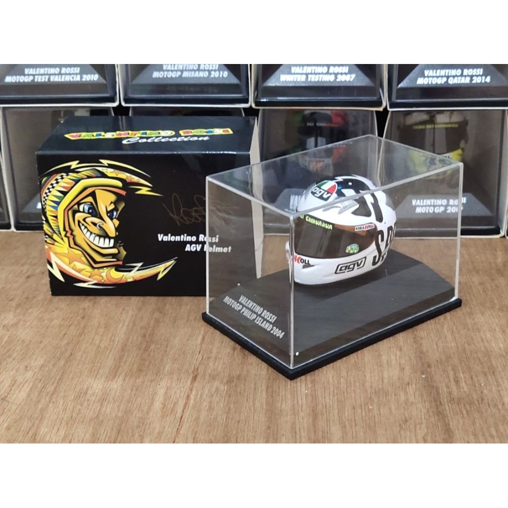 Minichamps Valentino Rossi 1/8 helmet MotoGP Philip Island 2004.