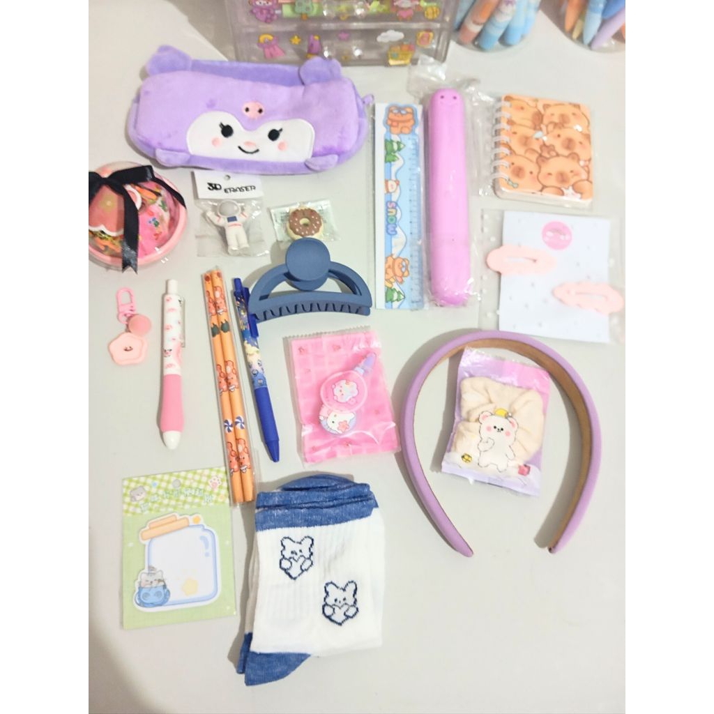 

GACHA BALL BIASA STATIONERY DAN AKSESORIS