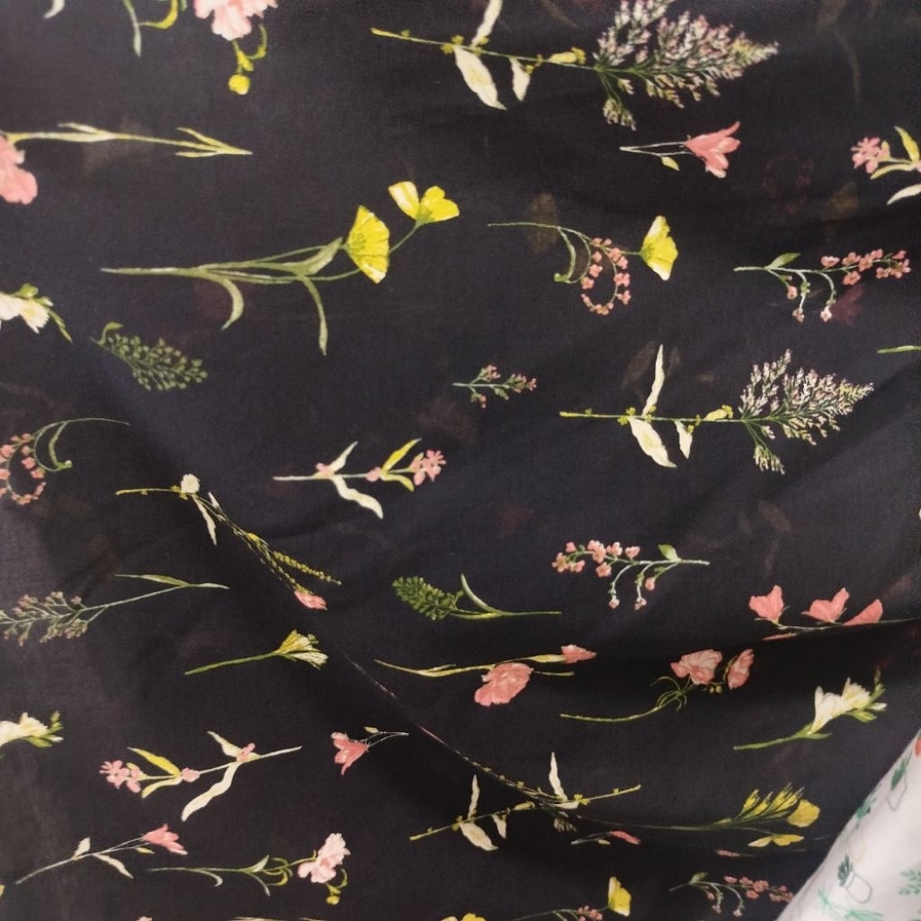 Kain Katun Poplin Floral Premium – Cocok untuk Gamis, Dress,Kemeja & Baju Anak - Kain Katun Poplin M