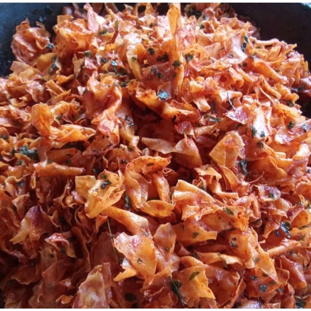 

KERIPIK KRIWIL DAUN JERUK PEDAS GURIH NIKMATNYOO